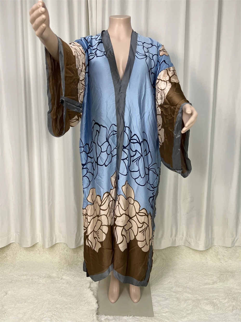 

2024Saudi Arabia's Loose Silk Maxi Dress Summer Beach Bohemian Robe Africa Kaftan Swim Cardig Suit Batwing Sleeve Women Printed