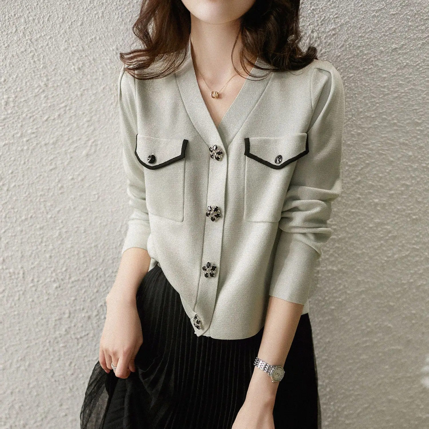 

Women Autumn Winter Casual Sweaters Long Sleeve V-Neck Loose Fashion Knit Pockets Diamonds Petal Button Female Cardigans Sweater