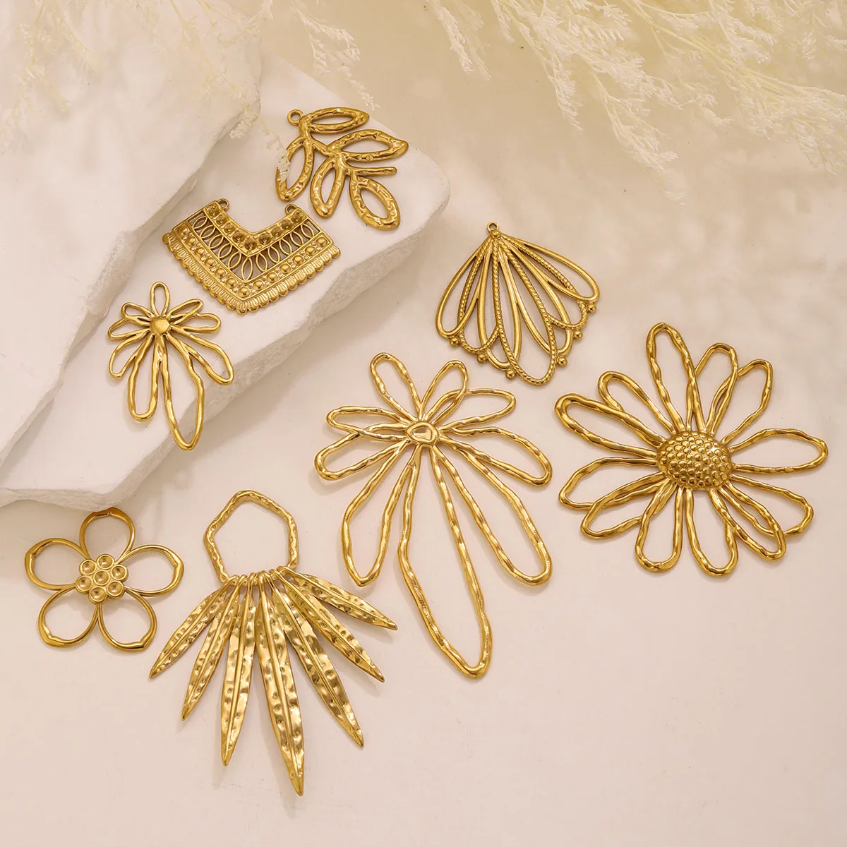 Edelstahl Vergoldeter Böhmischer Hohlblumen-Anhänger DIY Halskette Ohrringe Schmuckherstellung Zubehör Geschenke für Frauen – Detail 6