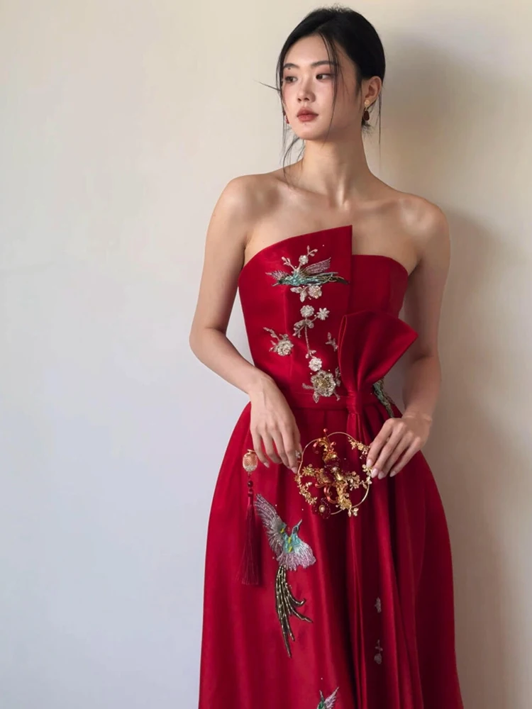 ชุดคลุมเจ้าสาวสีแดงแบบจีนใหม่สำหรับผู้หญิง พร้อมสายรัดเอว ชุดราตรียาวสำหรับงานเลี้ยงฉลองวันครบรอบแต่งงาน