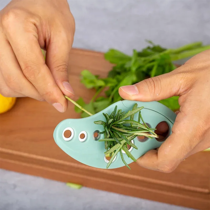 

Leaf Stripper Kitchen Nine-hole Herb Cutter Multi-function Leaf Stripper Vegetable Leaf Stainless Steel Corer