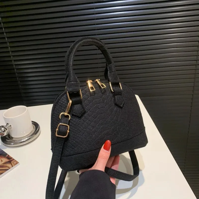 

Vintage Women's Bag Crocodile Pattern Shell Shape Handbag Simple Casual Shoulder Crossbody Bag Elegant Lady Commuter Bag