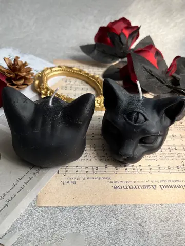 Elegant Whimsical Three-Eyed Cat Candl Soy Wax Unique Spooky Home Decor Ambient Lighting Cozy Home Atmosphere
