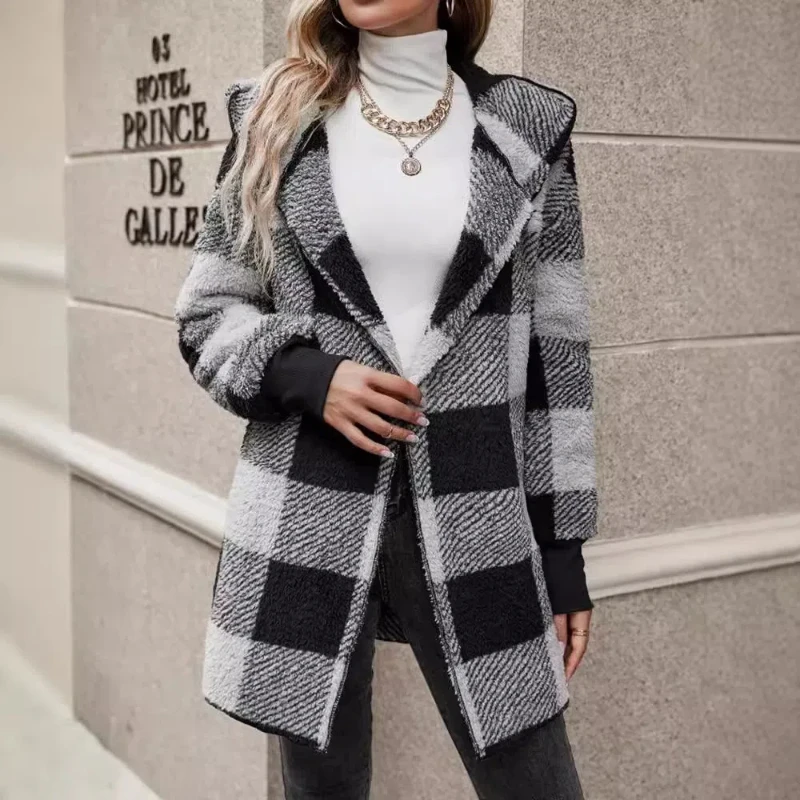 

New Loose Plaid Color Blocked Knitted Cardigan Fashionable Sweater for Women