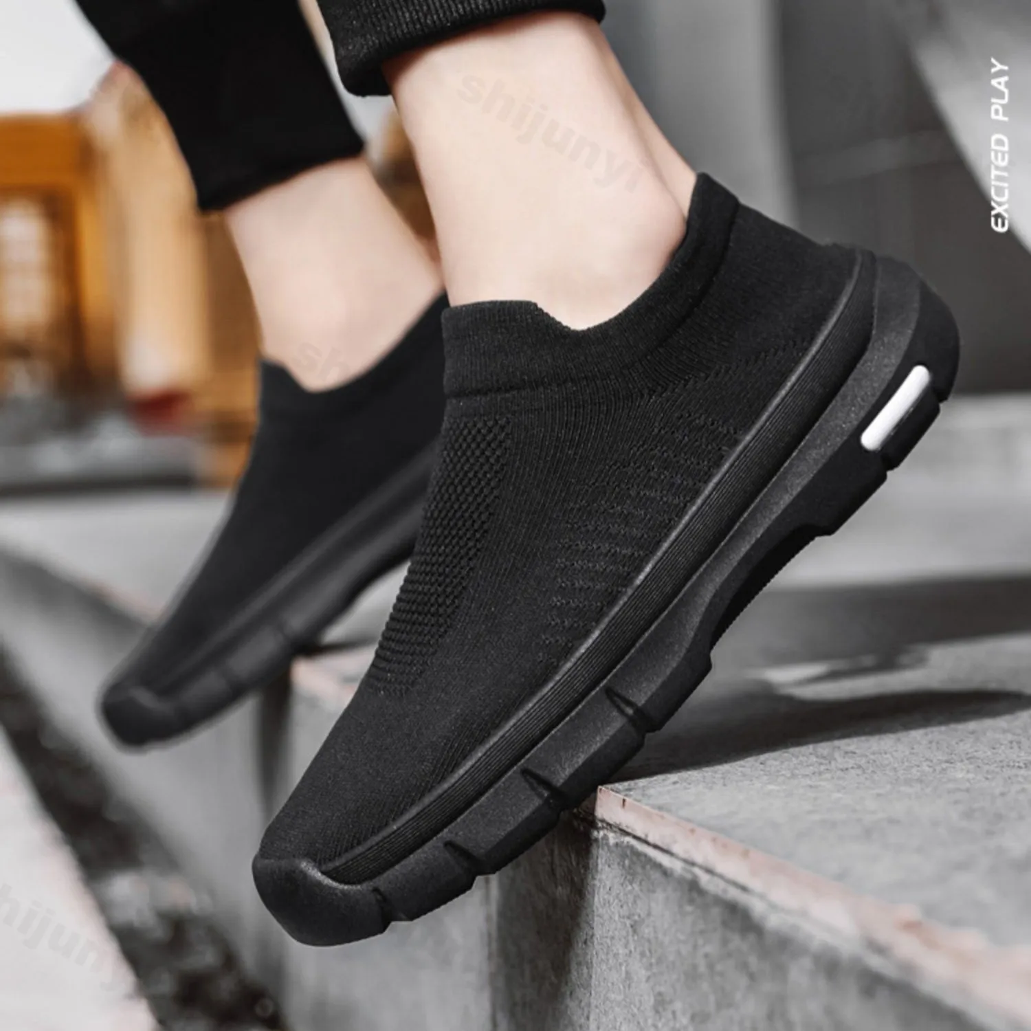 Men's Shoes 2024 Fashion Knitted Mesh Breathable Casual Shoe Slip on Platform Men Sneakers Versatile Shoes Zapatillas Hombre