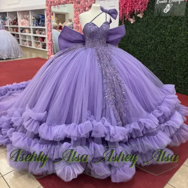 Lavendelfarbene glänzende Quinceanera-Kleider, schulterfrei, mit Applikationen, abgestuft, mit Schleife, Tüll, Party-Geburtstagskleid für das 16. Geburtstag, Vestidos 15 De Anos