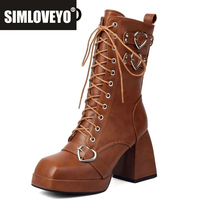 

SIMLOVEYO Женские рыцарские сапоги с квадратным носком на блочном каблуке 9 см на платформе 2 см со шнуровкой и металлическим декором 46 47 48 для отдыха до середины икры Bota