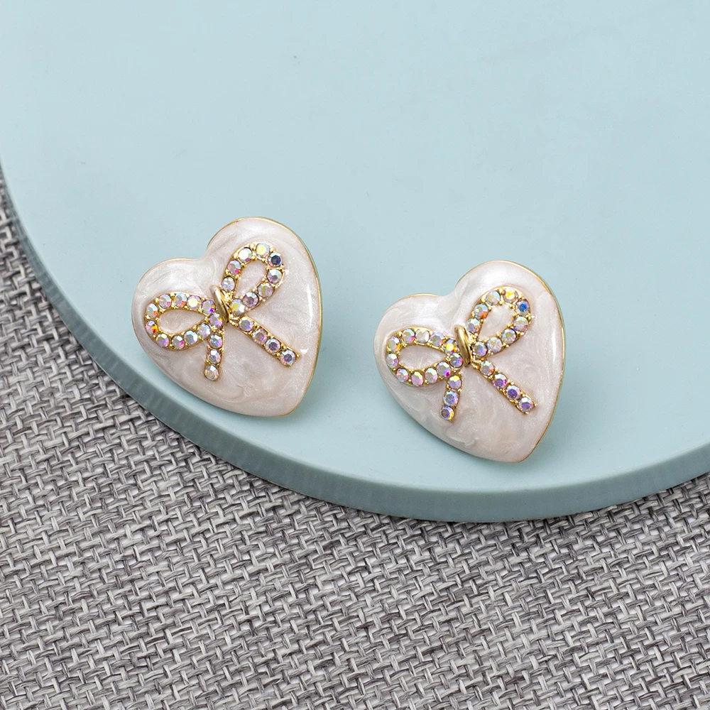 

New Fashion Design Oil Drop Heart Earrings For Women Retro Style Metal Inlaid Rhinestone Trend 2025 Ladies Bowknot Stud Jewelry