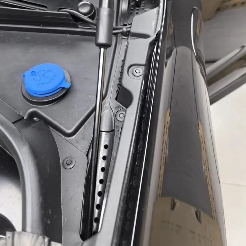 

For Volvo XC60 2018-2025 ABS Black Car Wipe Anti-Leaf Debris Blocking Wiper Drain Slot Modification Car Accessories