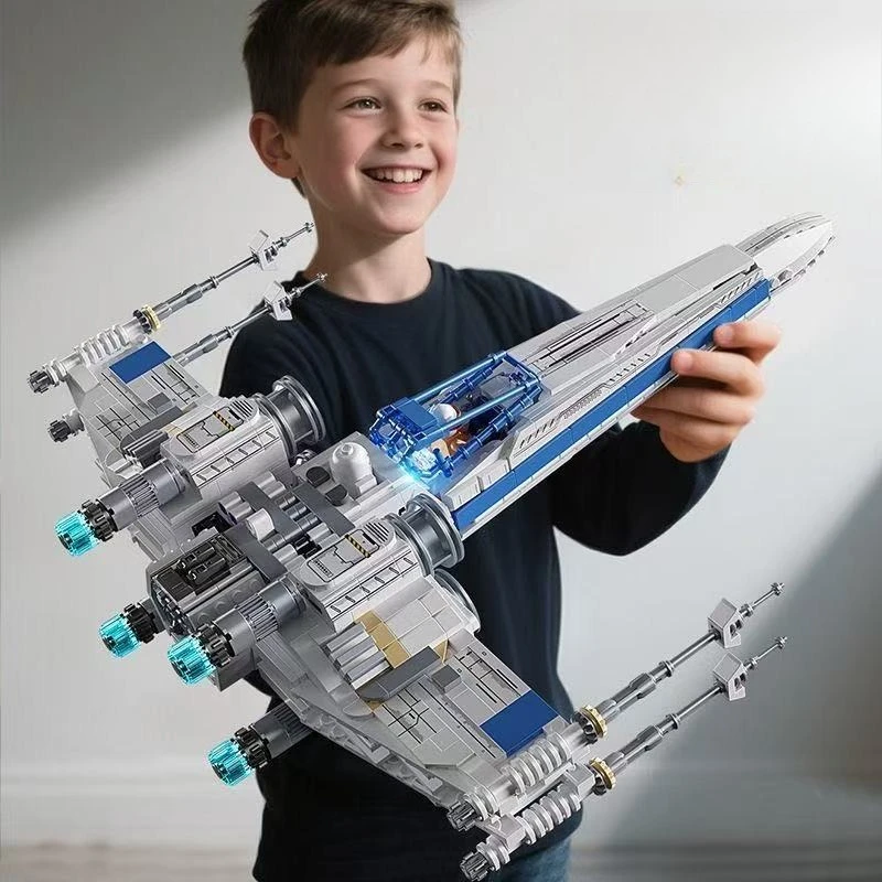 

Большие строительные блоки в виде космического истребителя X-Wing со светодиодной подсветкой, модель самолета с фигуркой пилота, конструктор для детей, подарок для мальчиков