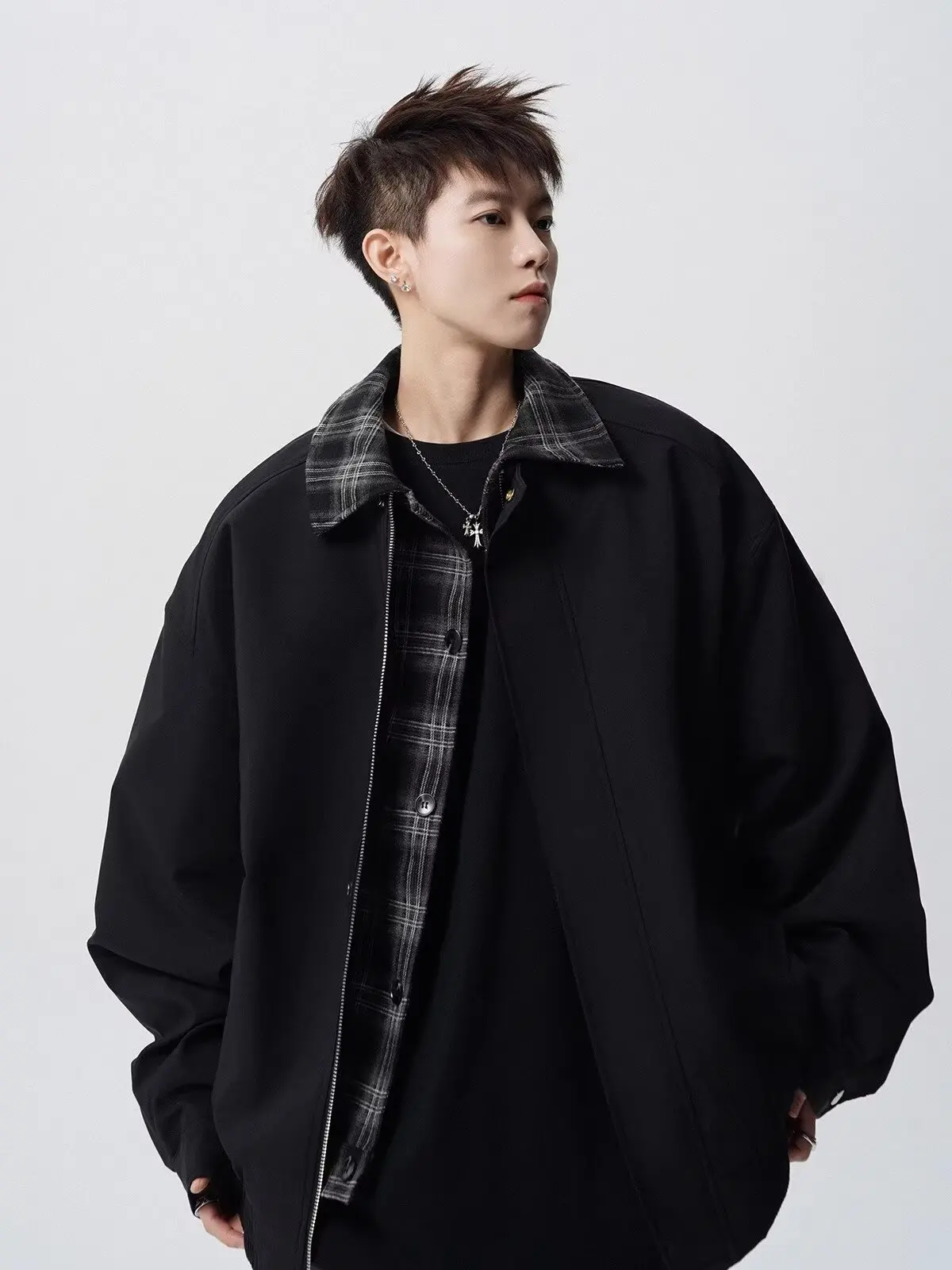 سترة أمريكية فضفاضة ذات طية صدر السترة الراقية للرجال لخريف وشتاء جديد غير رسمي مرقع مكون من قطعتين معطف بني للطيران