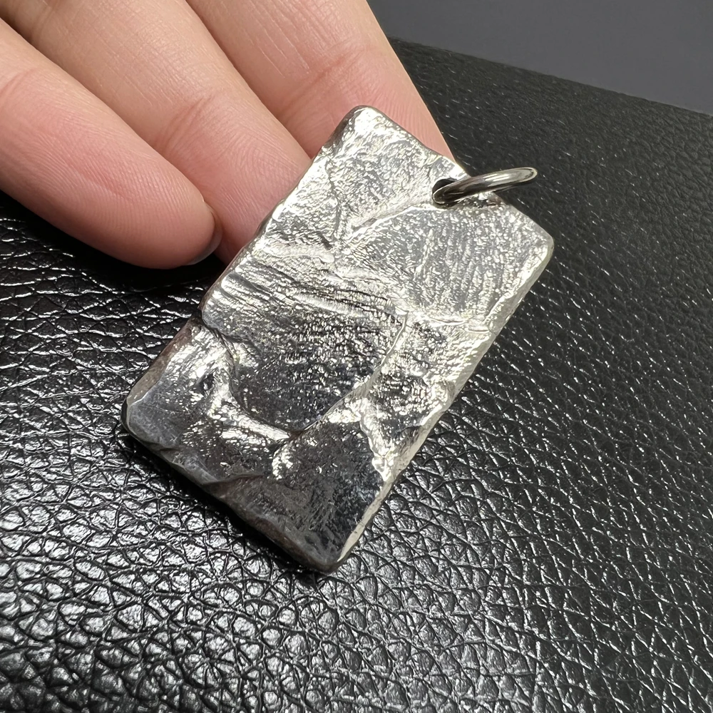 

1 Piece Hand-Carved Solid Pure Titanium Pendant with Meteorite-Like Patterns Ultra Lightweight Pendants for DIY Necklaces Chains