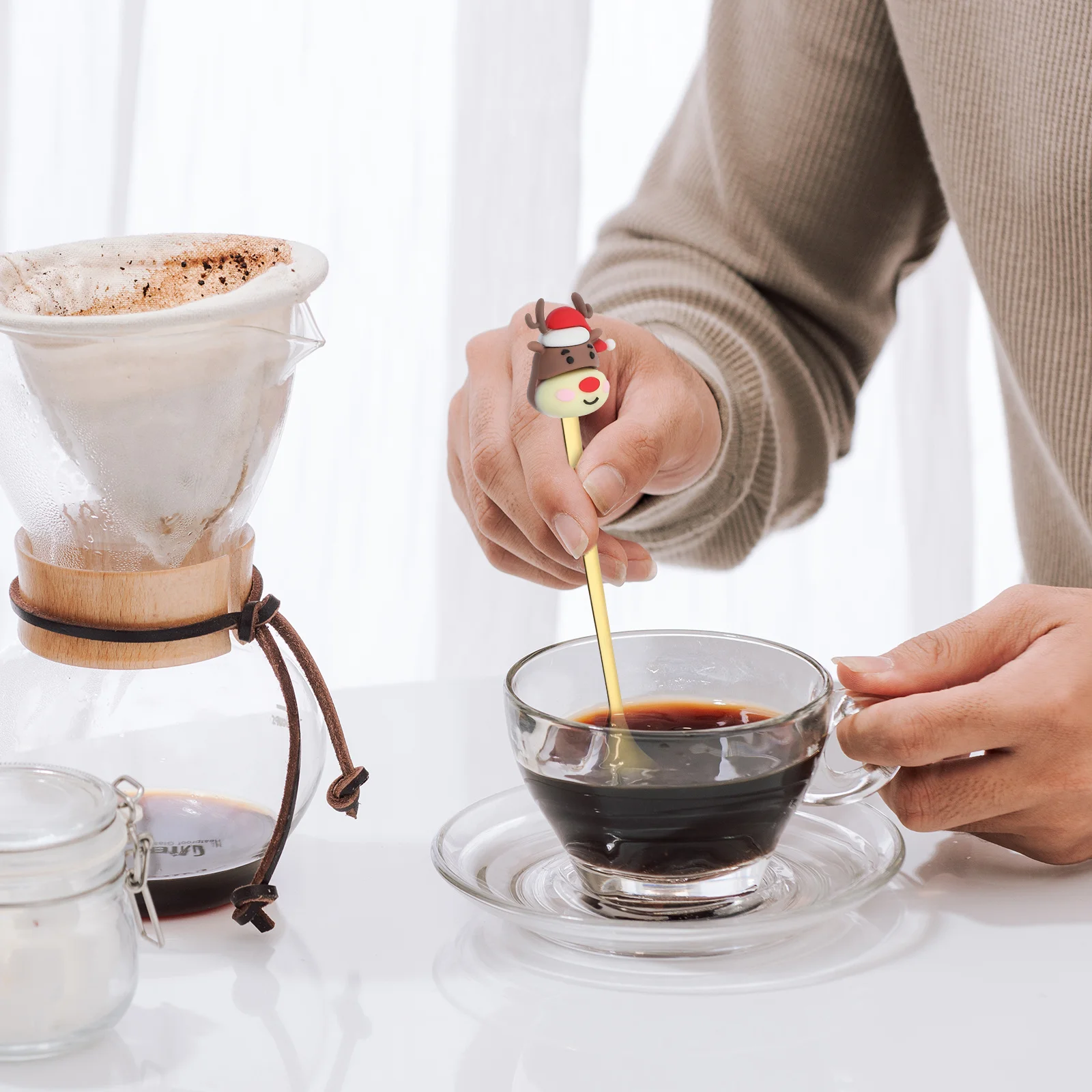 

6Pcs Holiday Spoon Set Metal Christmas Tea Spoons Cute Cartoon Reindeer Santa Designs for Coffee Ice Cream Dessert Stirring