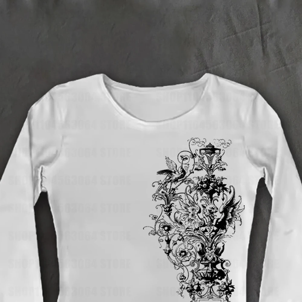 ปีกกราฟิกพิมพ์เสื้อยืดสีดําผู้หญิงฤดูใบไม้ร่วงเสื้อผ้าY2K Cyber Grunge Pullovers Tees 00S Retro Aesthetic Cottage Crop Tops