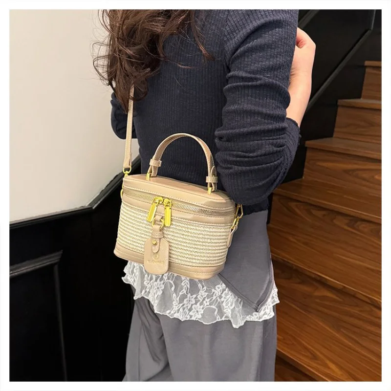 

Luxury Women's Messenger Bag Crafted From Magnolia-Patterned Leather Boasting Paris Casual Vintage Spacious Daily Style​