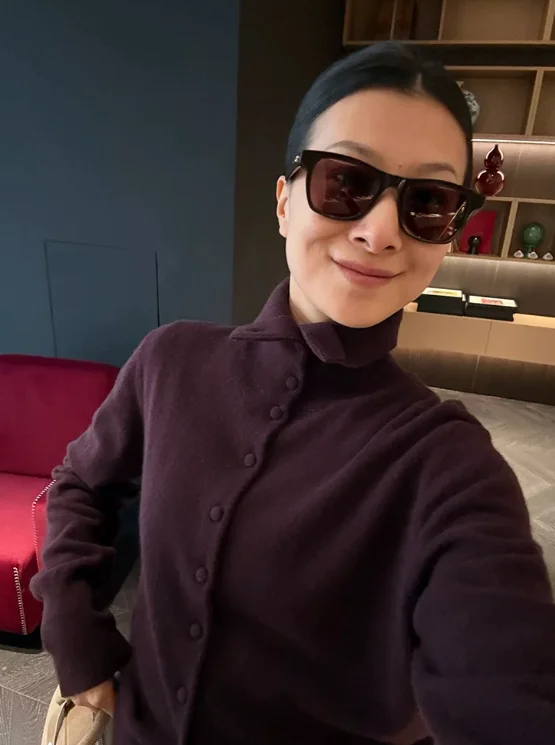 High-grade ladies Fan Gaoling leisure niche sweater autumn and winter slim top