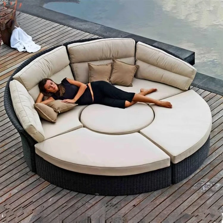 Luxury Garden Outdoor Furniture Round Wicker Daybed Big Patio Lounge Bed Made Of Rattan For Hotels