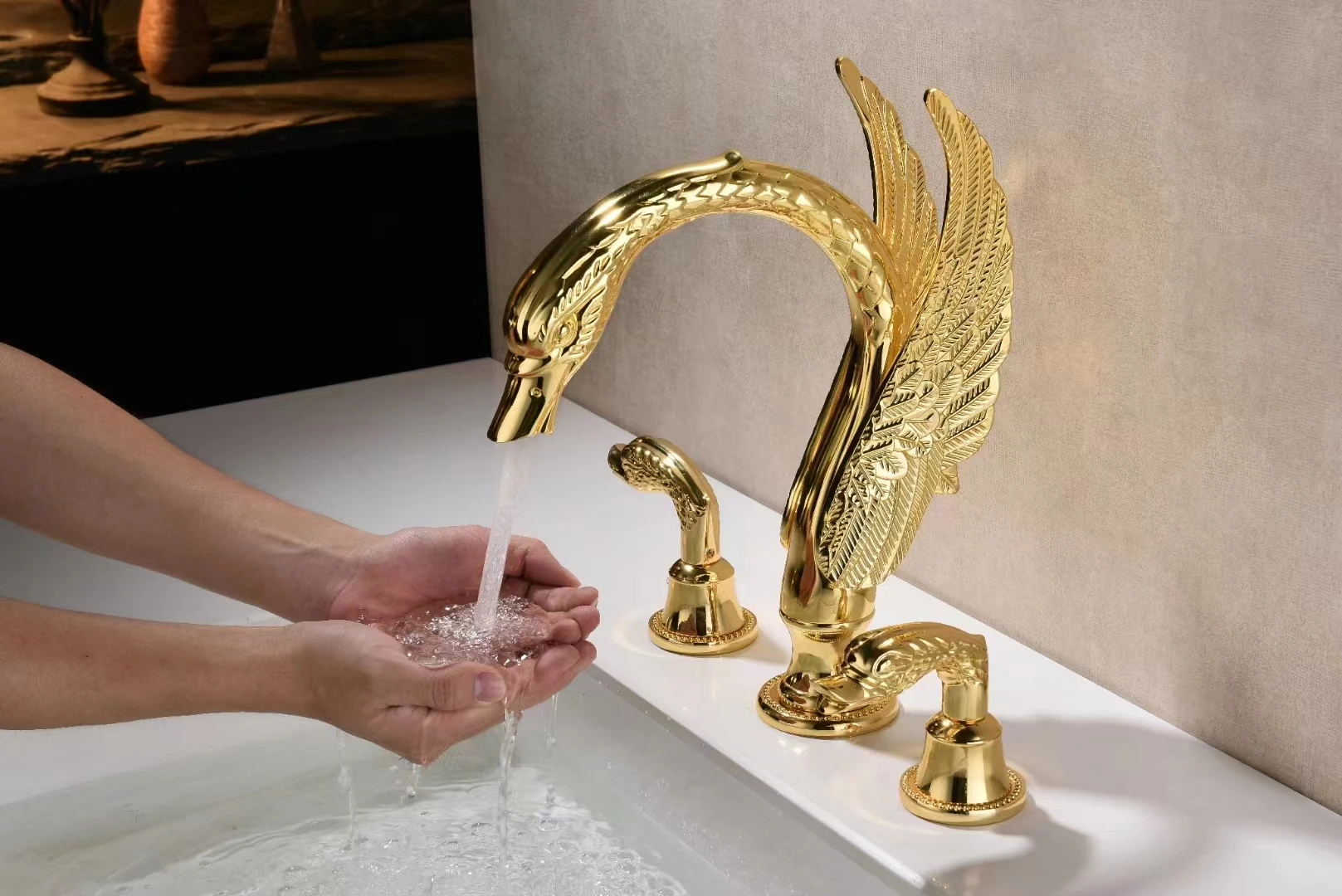 24K Gold Plated Luxury Bathroom sink faucet Three Holes Two Handles Basin mixer Tap Top Quality Swan shape Lavabo faucet