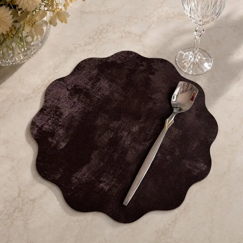 Round Wavy Flower Placemat, Waterproof Oil-Proof Placemat, Artificial Leather Heat Insulation Table Mat Coaster for Dining Table