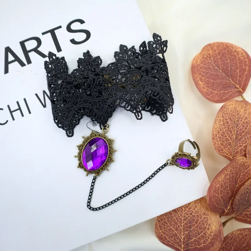 เสื้อคลุมฮาโลวีนปี 2025 สีดำ แต่งขนนก ผ้าตาข่าย กระโปรงยาวปานกลาง พร้อมเครื่องประดับกำไลข้อมือ สำหรับงานปาร์ตี้ เต้นรำบนเวที