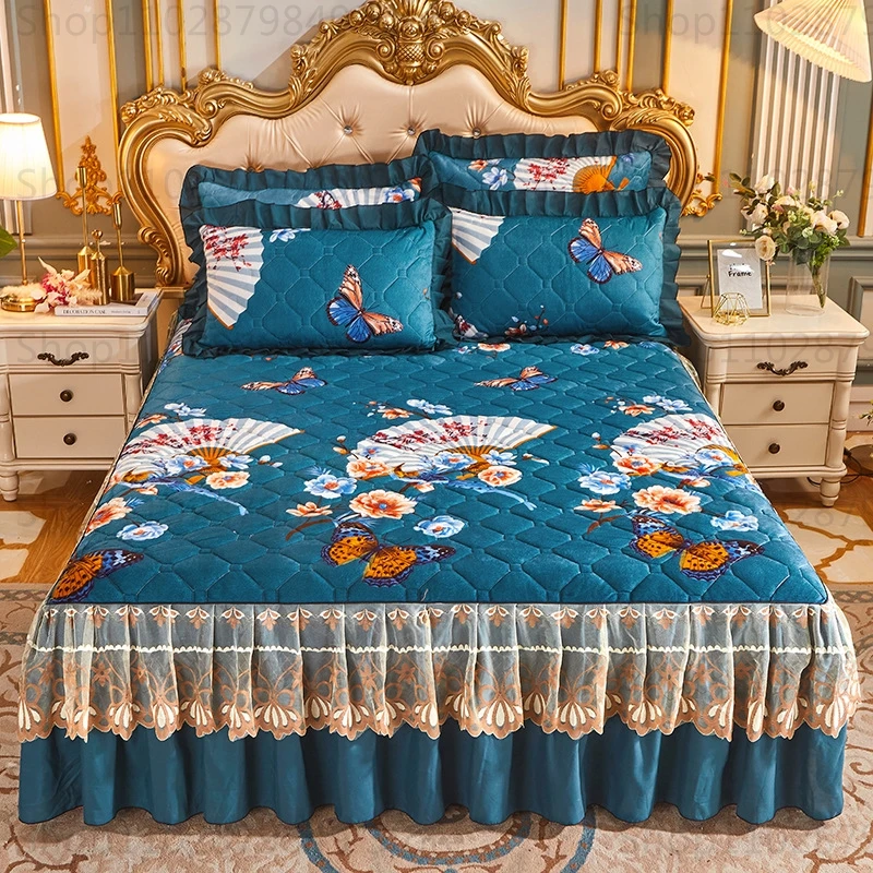 Luxury Bed Spreads Fashion Bed Skirts Queen King Size Home Decoration Bed Crystal Embroidery on Velvet Bed Cover Home Textiles