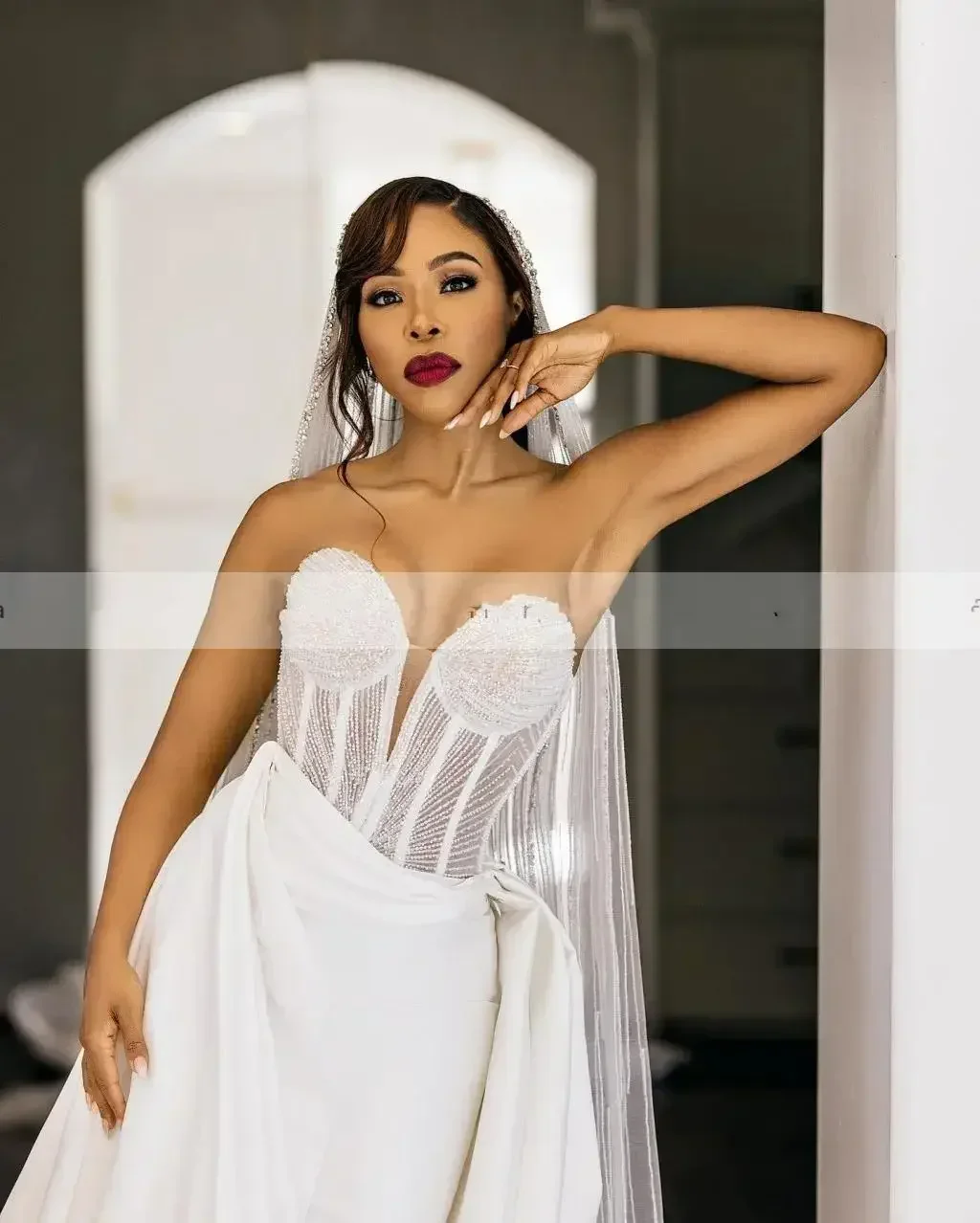 Robes De mariée sirène personnalisées, bien conçues, perles brillantes, paillettes, avec surjupe, robes De mariée De luxe