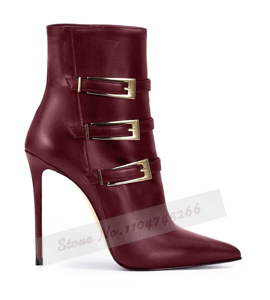 

Винно-красные, черные матовые ботильоны с тройной пряжкой на ремне, леопардовые атласные ботильоны на молнии, золотистые модельные туфли-лодочки с металлическим декором