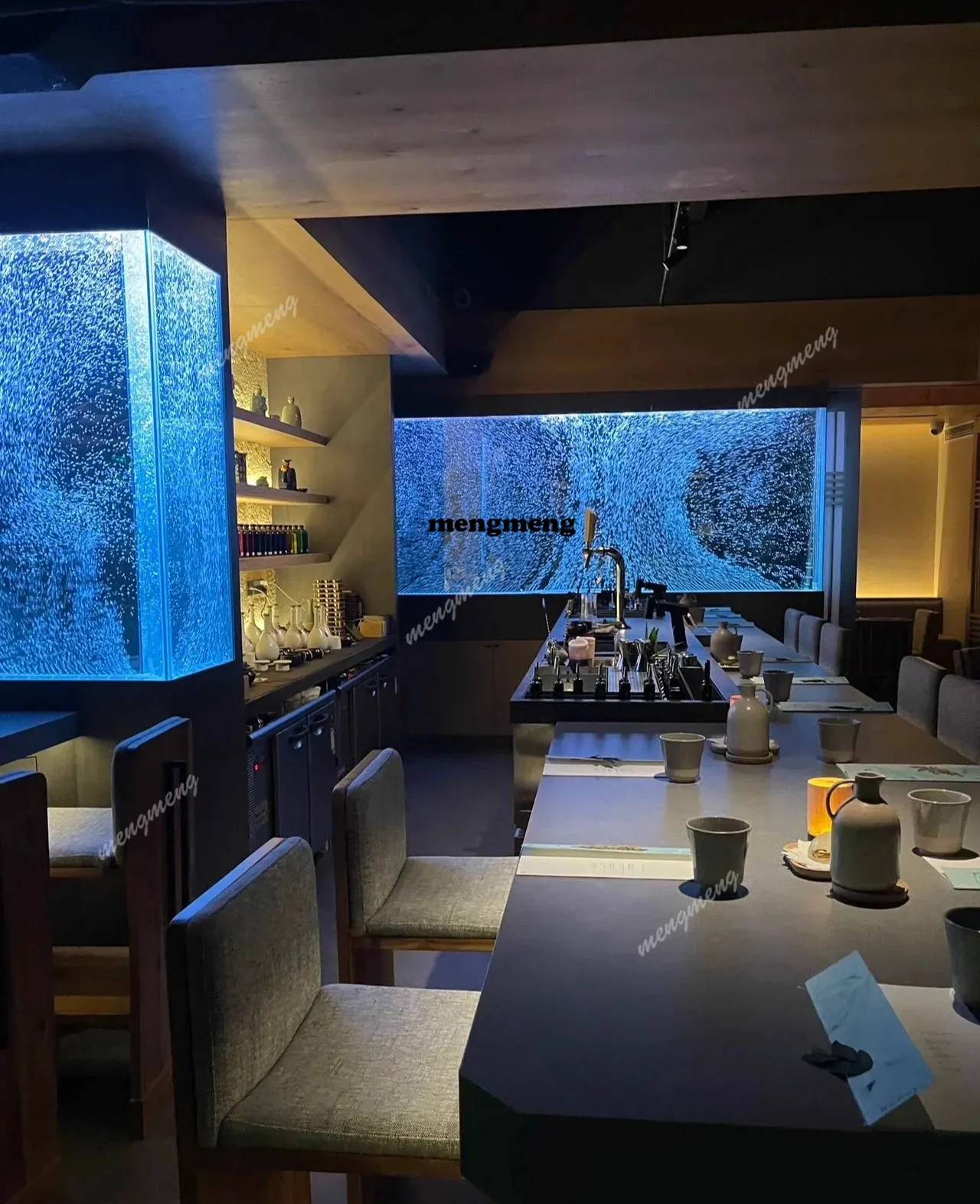 Y136 Bubble Tank & Bubble Wall - Instagram-Worthy Aquarium Partition Screen with Bubble Strips - Ideal for Bars & Restaurants