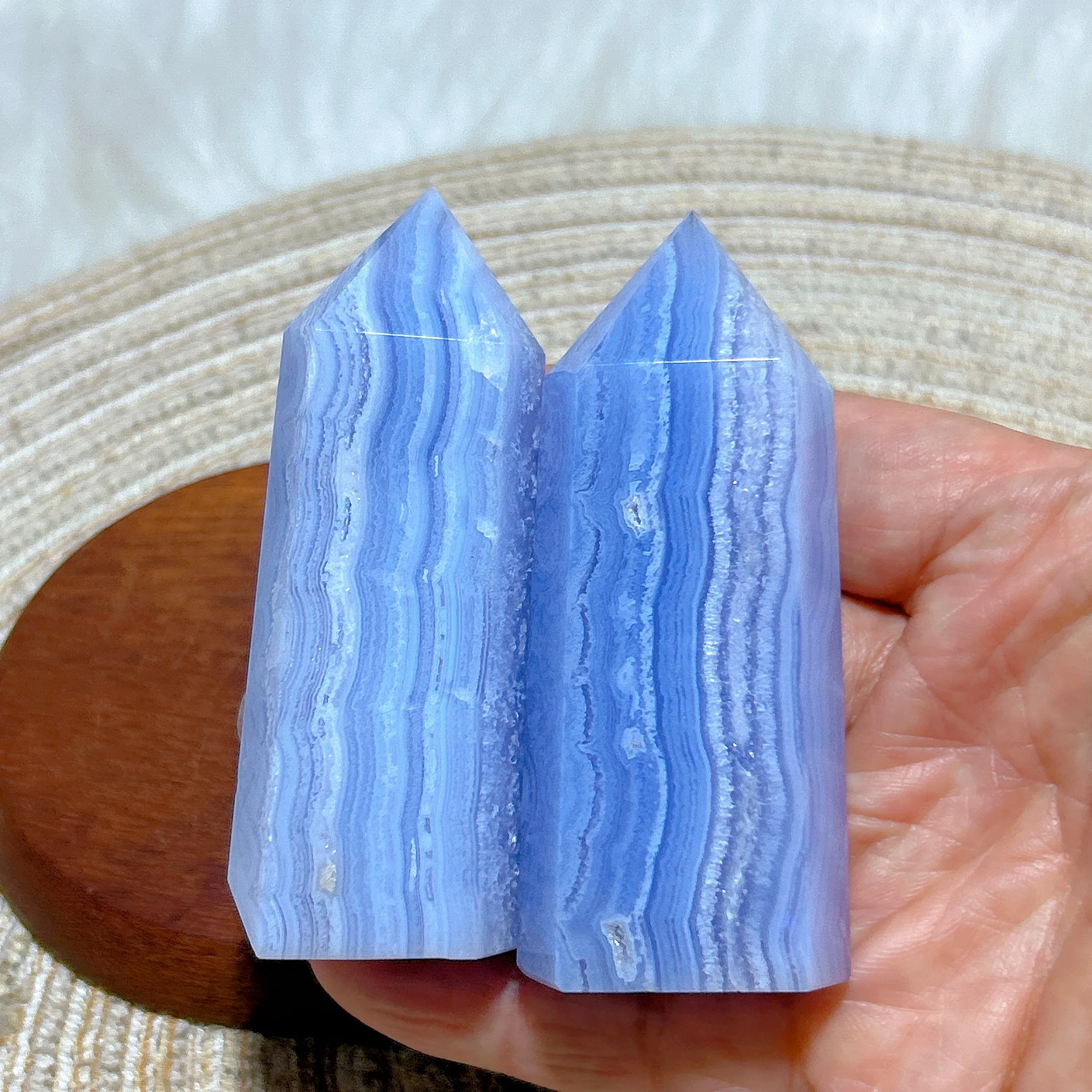 

Высококачественная натуральная кристаллическая башня из голубого кружевного агата (Бразилия), целебный минерал, энергетический камень для Рейки, медитации, украшение для дома, подарок