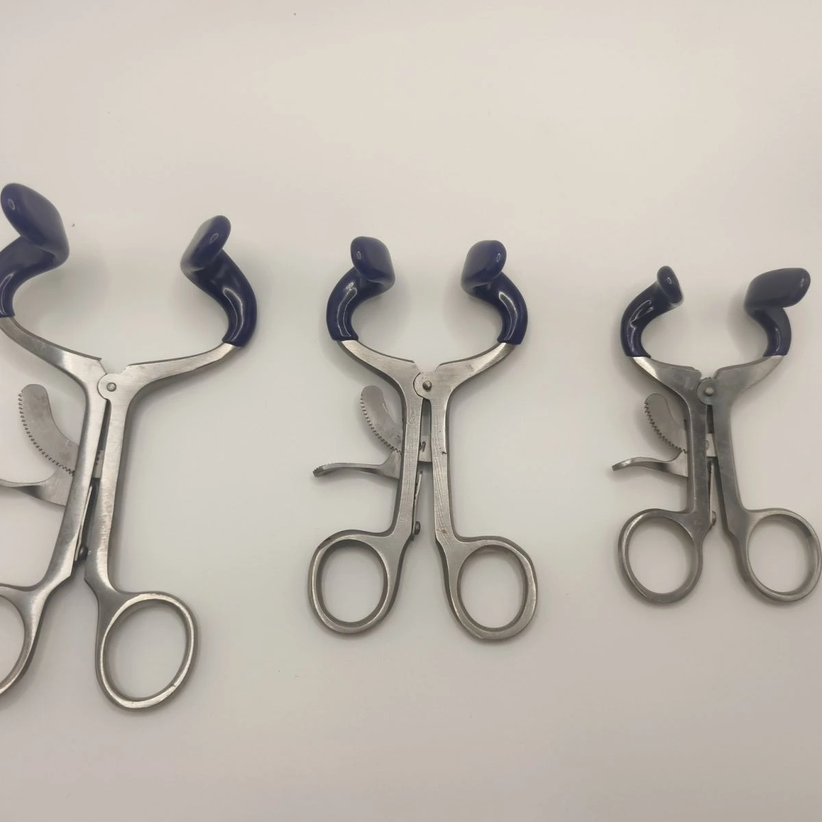 

Dental S M L Open Pliers Dilators Stainless Steel Cheek Lip Contractors Orthodontic Dilators Dental Laboratory Orthodontic Tools