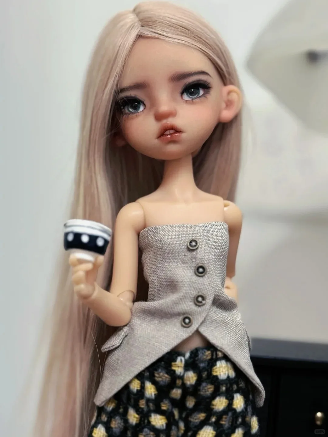 Neue SD BJD Puppe 26cm Schlankes Mädchen 1/6 Rourou Harzpuppe Kunstmodell Hochwertiges Spielzeug DIY Perfektes Geschenk Handgefertigt