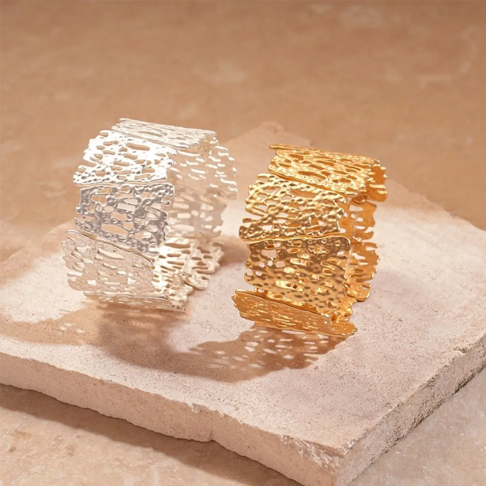 Brazalete ancho de Metal de aleación hueca, estilo europeo americano, diseño minoritario, pulsera exagerada, accesorios de joyería de flores