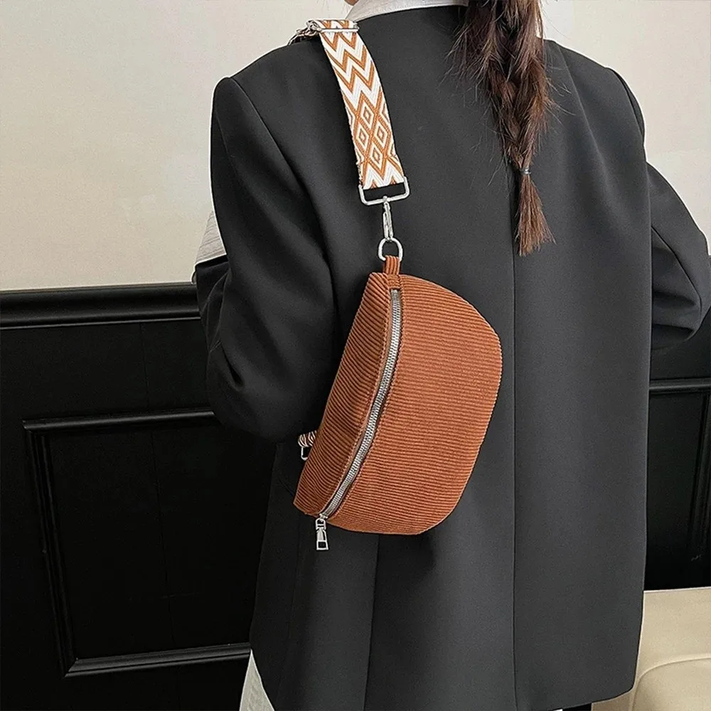 حقيبة خصر سروال قصير عصرية متعددة الجيوب وسحاب حقيبة صدر للرجال بحزام جيتار عريض حقائب كروس في الهواء الطلق