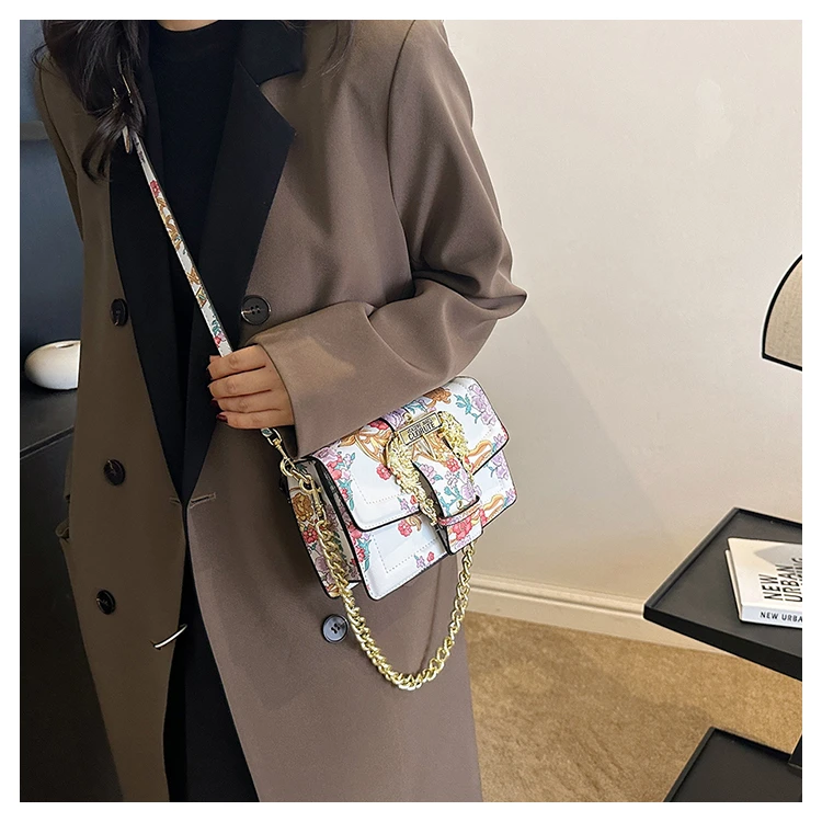 

Women's Messenger Bag Made of Cherry-Patterned Leather Featuring Paris Casual Vintage Daily Modern Look