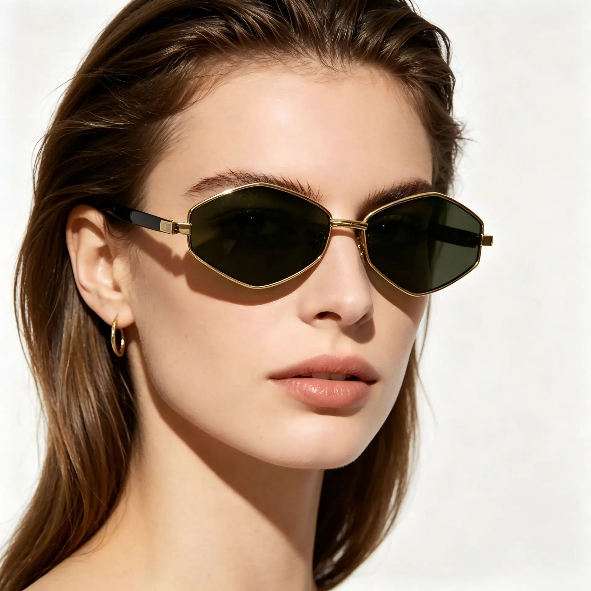 Sonnenbrille mit Metallrahmen in Schlankem Rhombus-Design und Leichtem Bügel für Damen, Vintage Casual City Street Style Mode-Accessoire