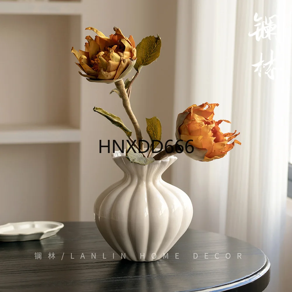 مزهرية زهور تويست هندسية صينية جديدة من Lanthanum Forest حديثة وبسيطة لتناول الطعام وغرفة المعيشة نموذج غرفة المبيعات والمكتب على الطراز الفرنسي