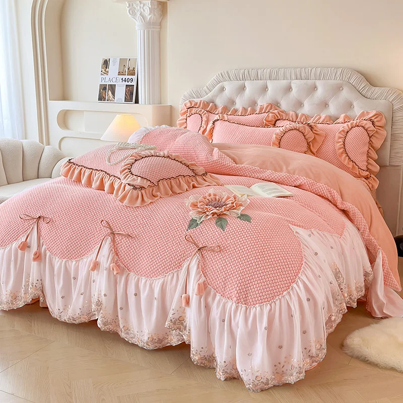 Velvet Warm Winter Princess Bedding Set 3D Flower Embroidery Ruffle Lace Duvet Cover Set Quilted Bedspread Pillowcases 4Pcs