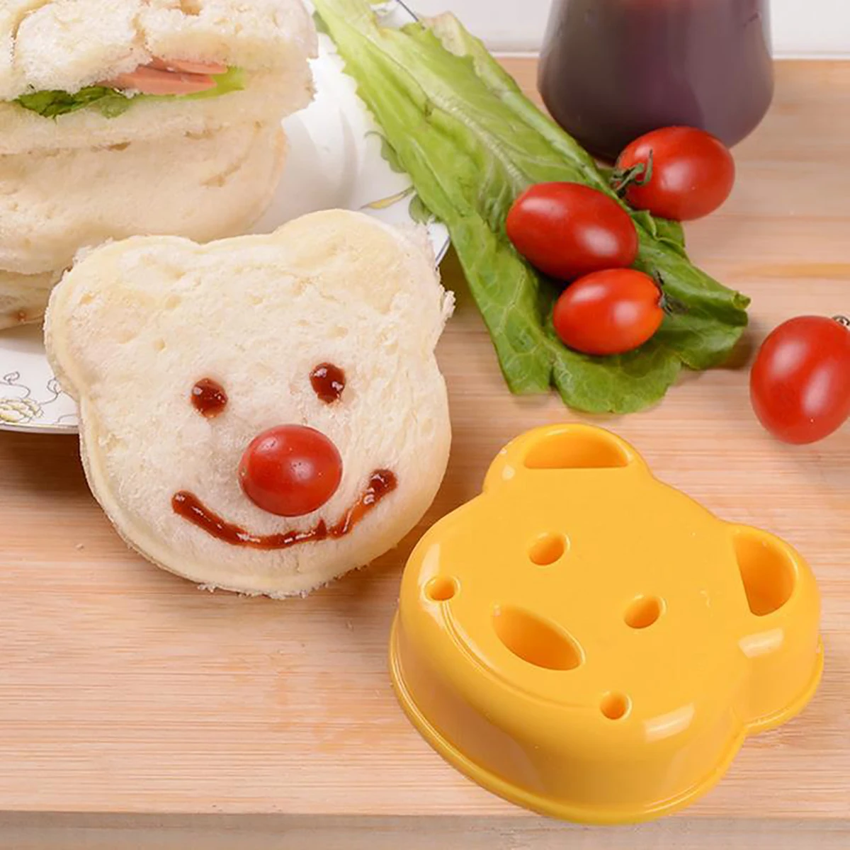 Cute Bear Sandwich Mold Useful Things For Kitchen Accessories Utensils Gadgets Baking Pastry Tools Novel Toast Bread Cutter Item