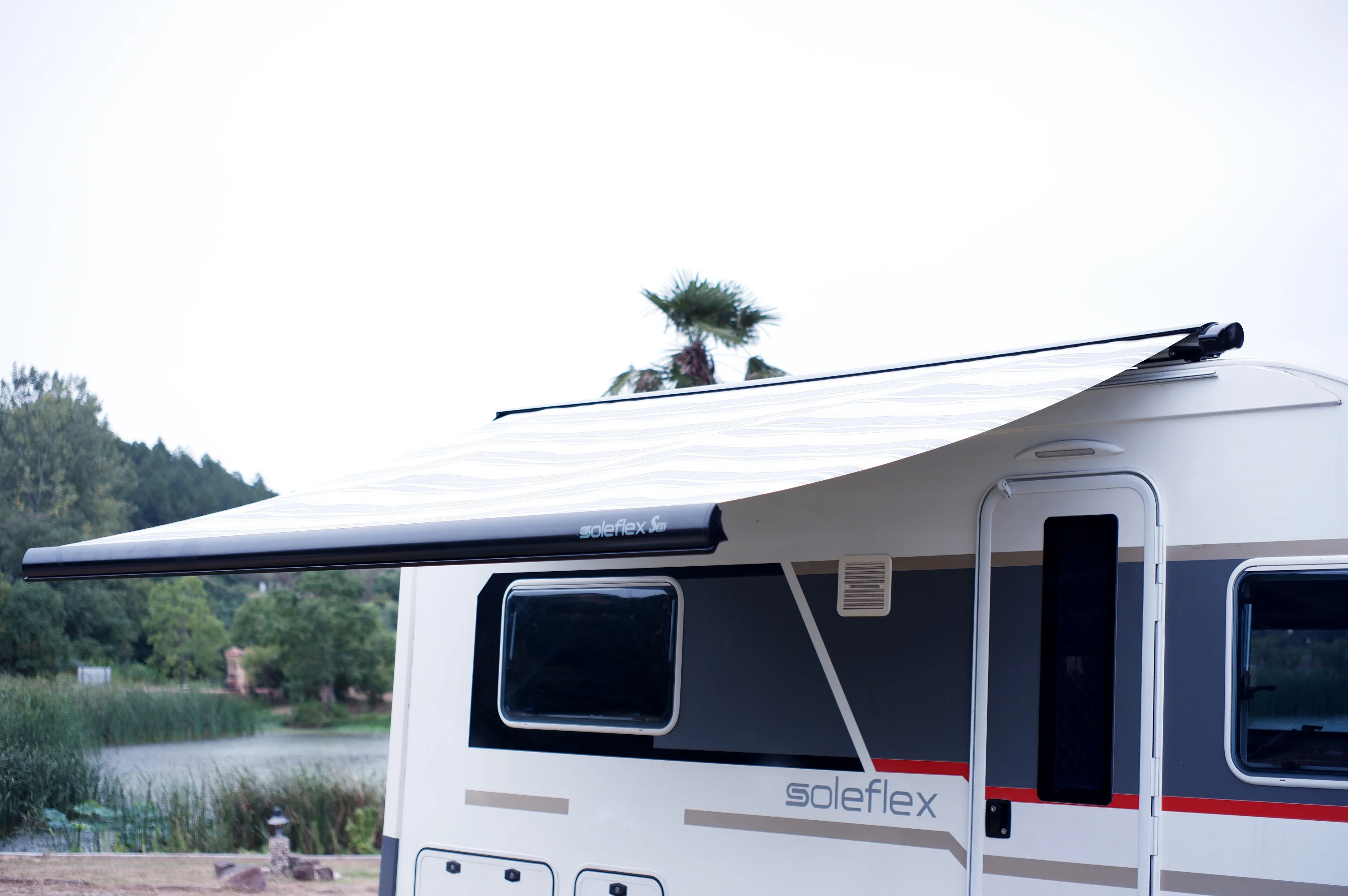 300x250cm Roof Mounted RV Awning Retractable Cassette Canopy Aluminum Alloy Frame for Outdoor Camping,Custom Size