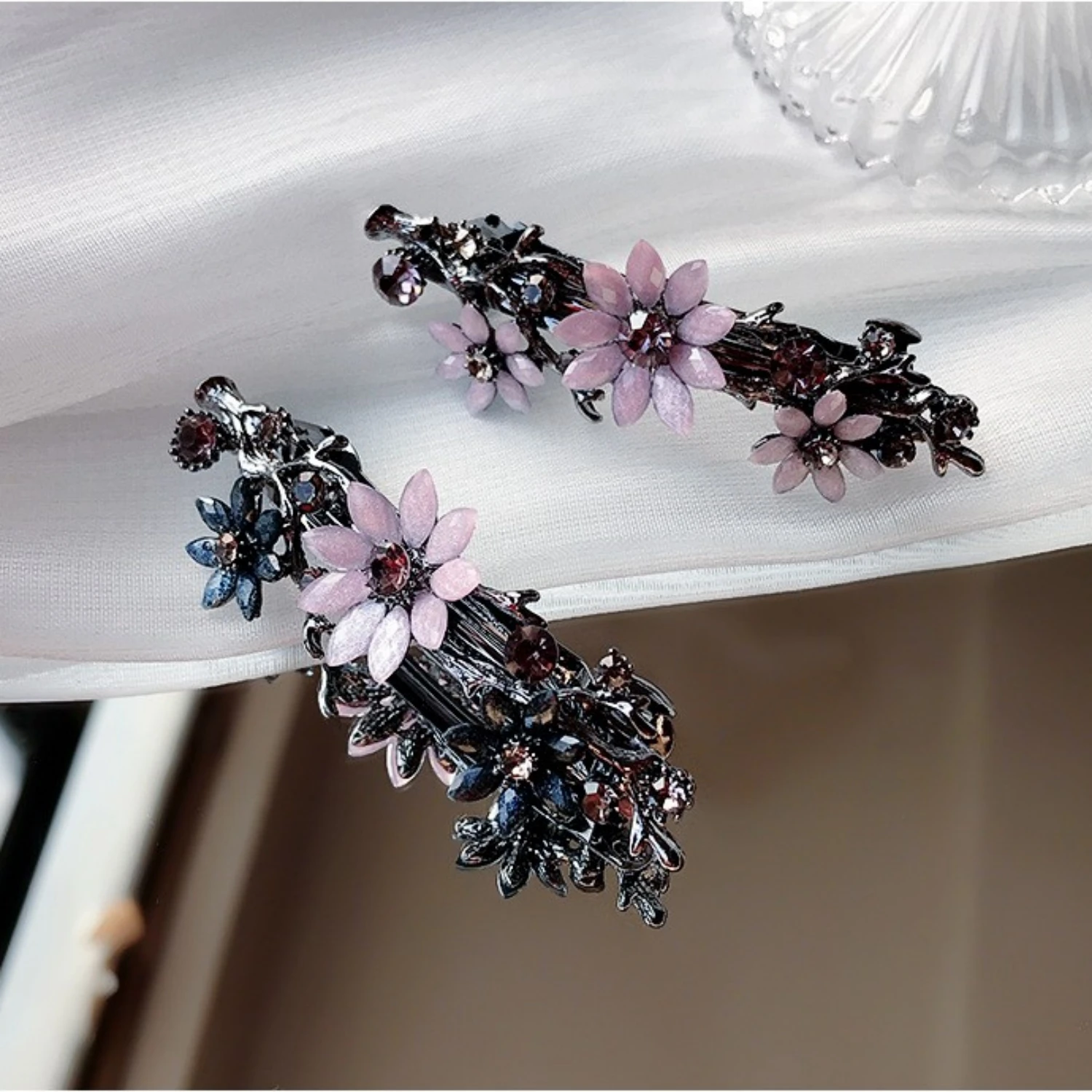 Korean version of Sunflower Crystal Spring Hair Clip Vintage Horizontal Clip Top Clip Elegant Women\'s Fashion Hair Accessories