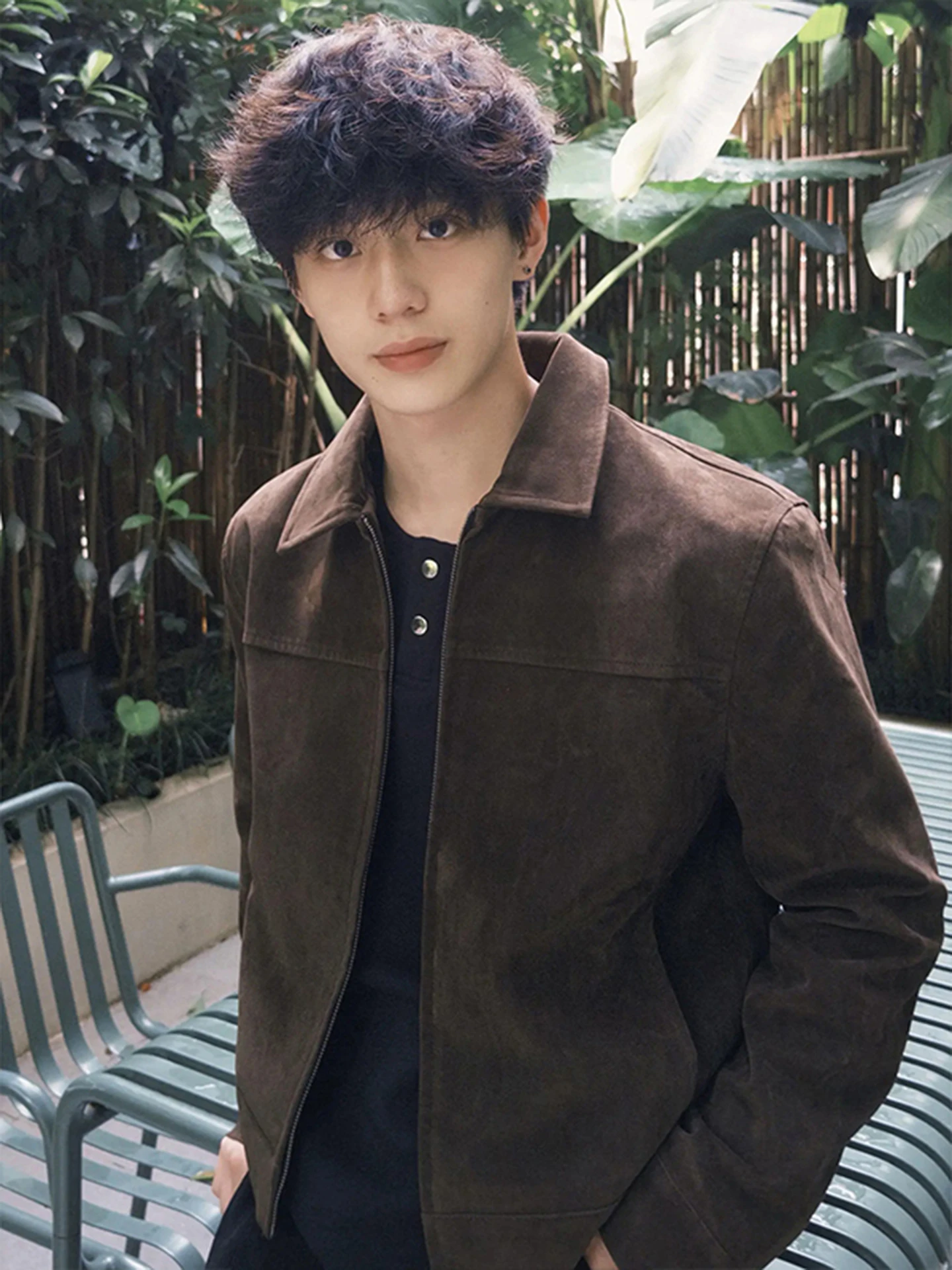 

Карамельно-коричневая мужская куртка из замши в американском ретро-стиле, осенняя, модная, с коротким воротником, в бейсбольном стиле, водонепроницаемая, свободного кроя, молодежная