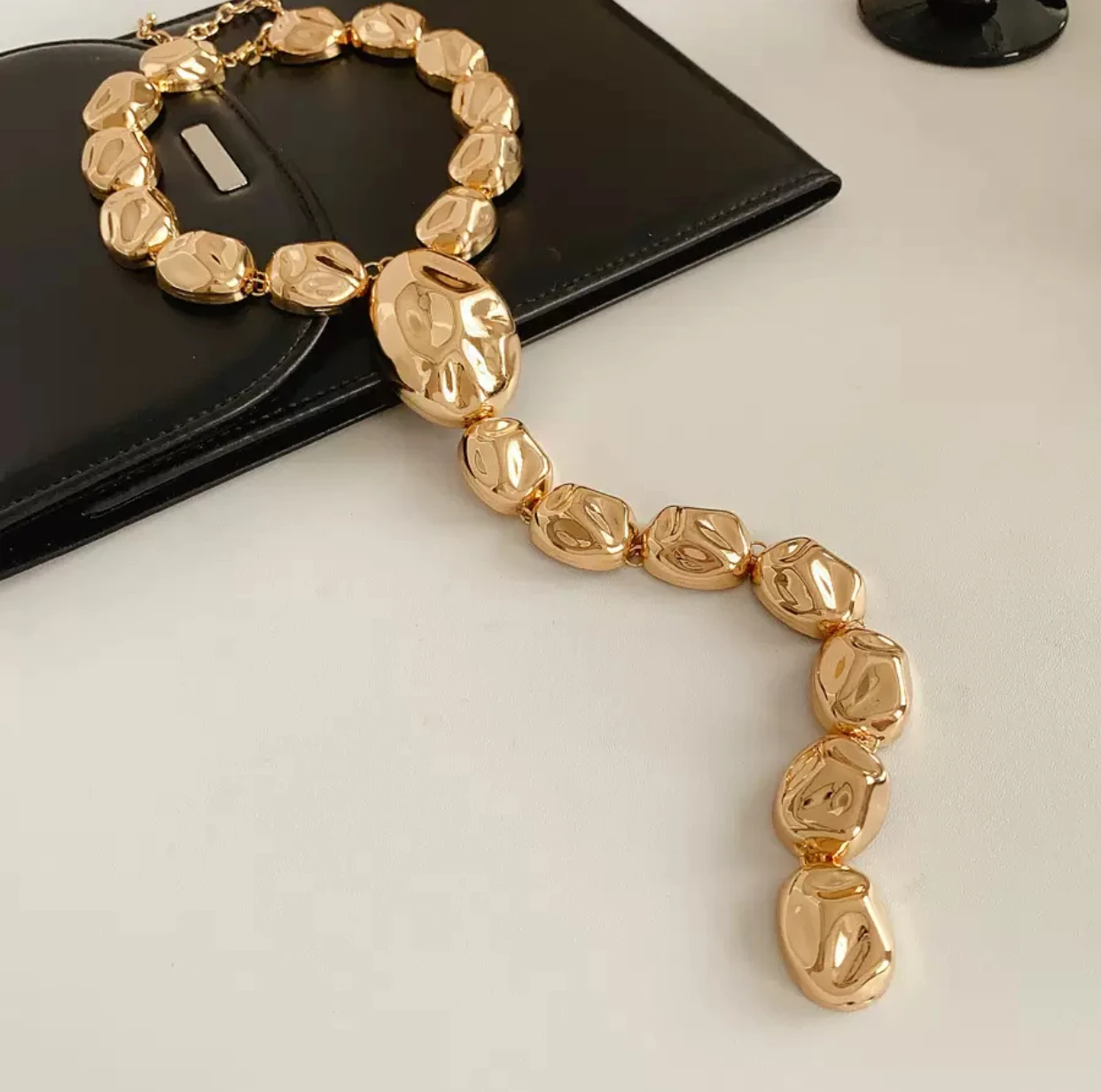 ヨーロッパとアメリカの高級デザインセンス Y字型ネックレス ファッション カラーチェーン レトロ 高級感 メンズ レディース