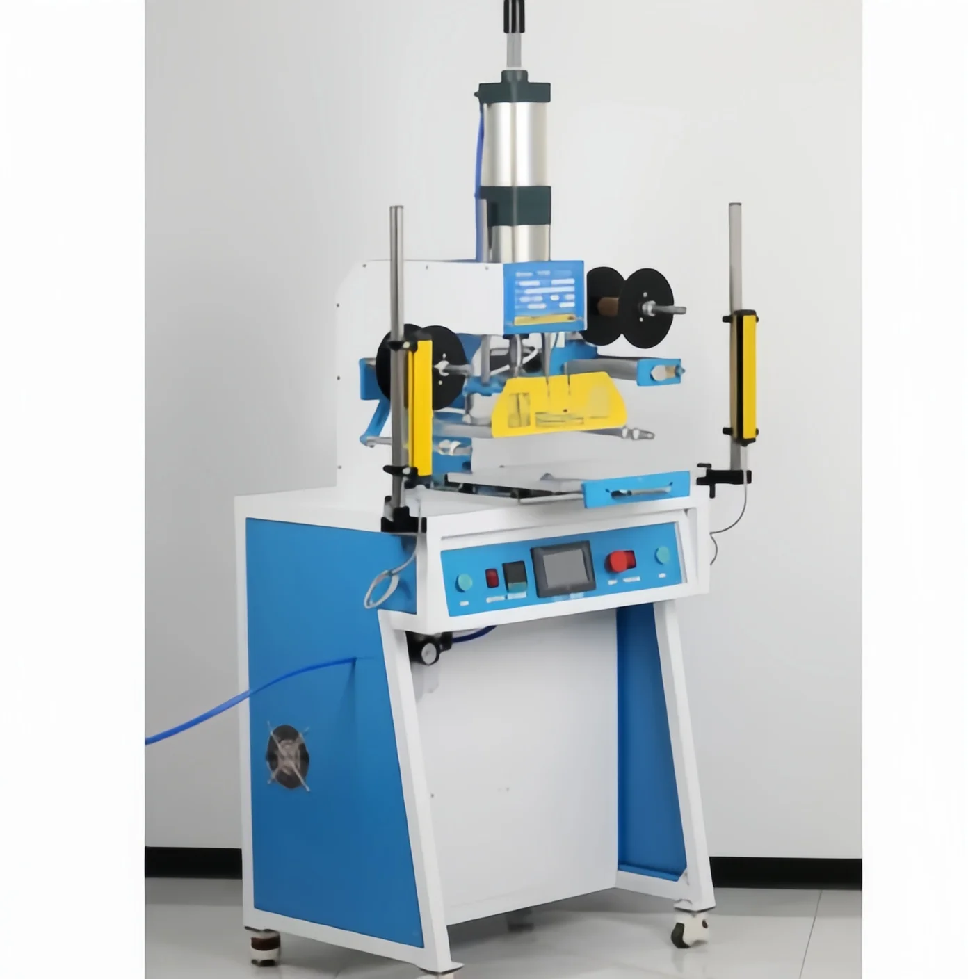 

Пневматическая машина для горячего тиснения фольгой, оборудование для горячего тиснения алюминиевой золотой фольги, автоматический цифровой цифровой нагрев