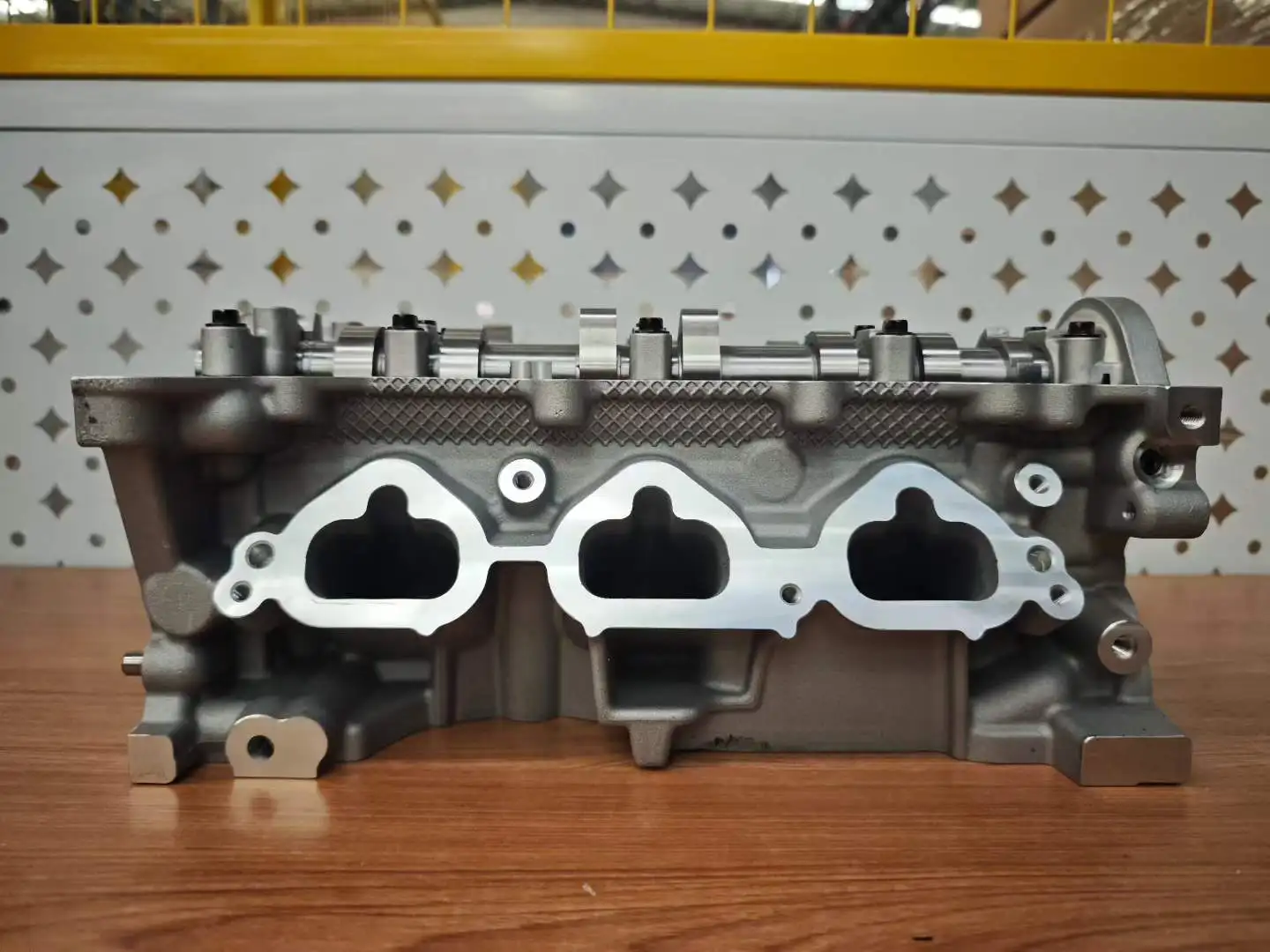 Factory Direct Sales H4B Complete Cylinder Head OEM 110417920R 110419412R 1104100Q3H 0.9 Tce For Renault Clio/Captur/Twingo