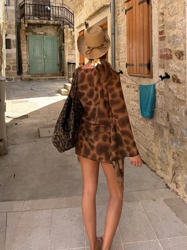 Imagen 2 del producto 2025 otoño moda estilo callejero Sexy escotado escote pronunciado estampado de leopardo manga acampanada mujeres playa vacaciones Mini vestido C95