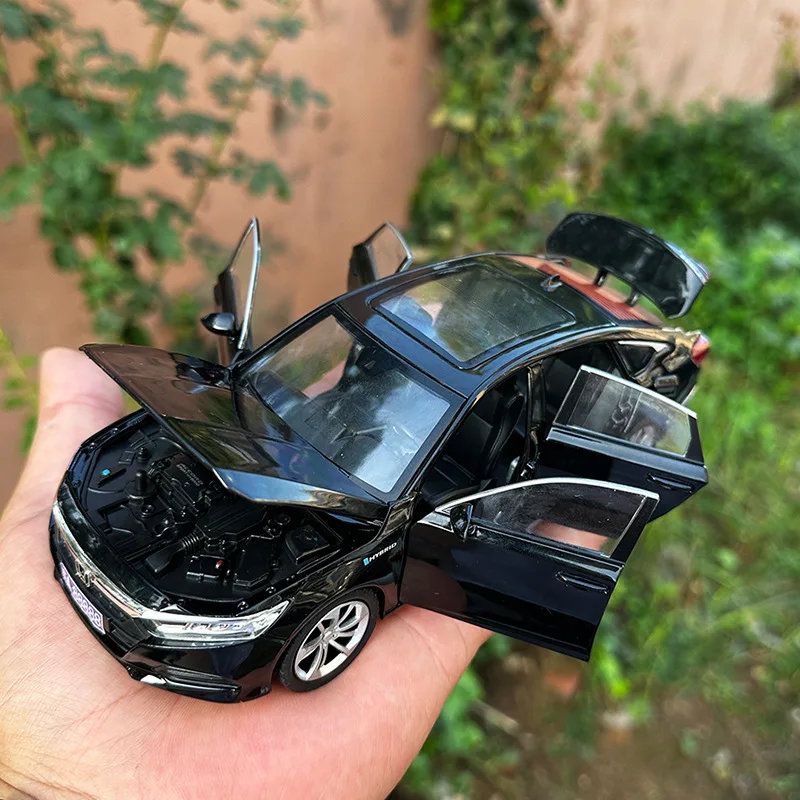 

1:24 HONDA Accord, модель автомобиля из сплава, литье под давлением и игрушечный транспорт, металлическая модель автомобиля, высокая имитация звука, свет, коллекция, подарки для детей