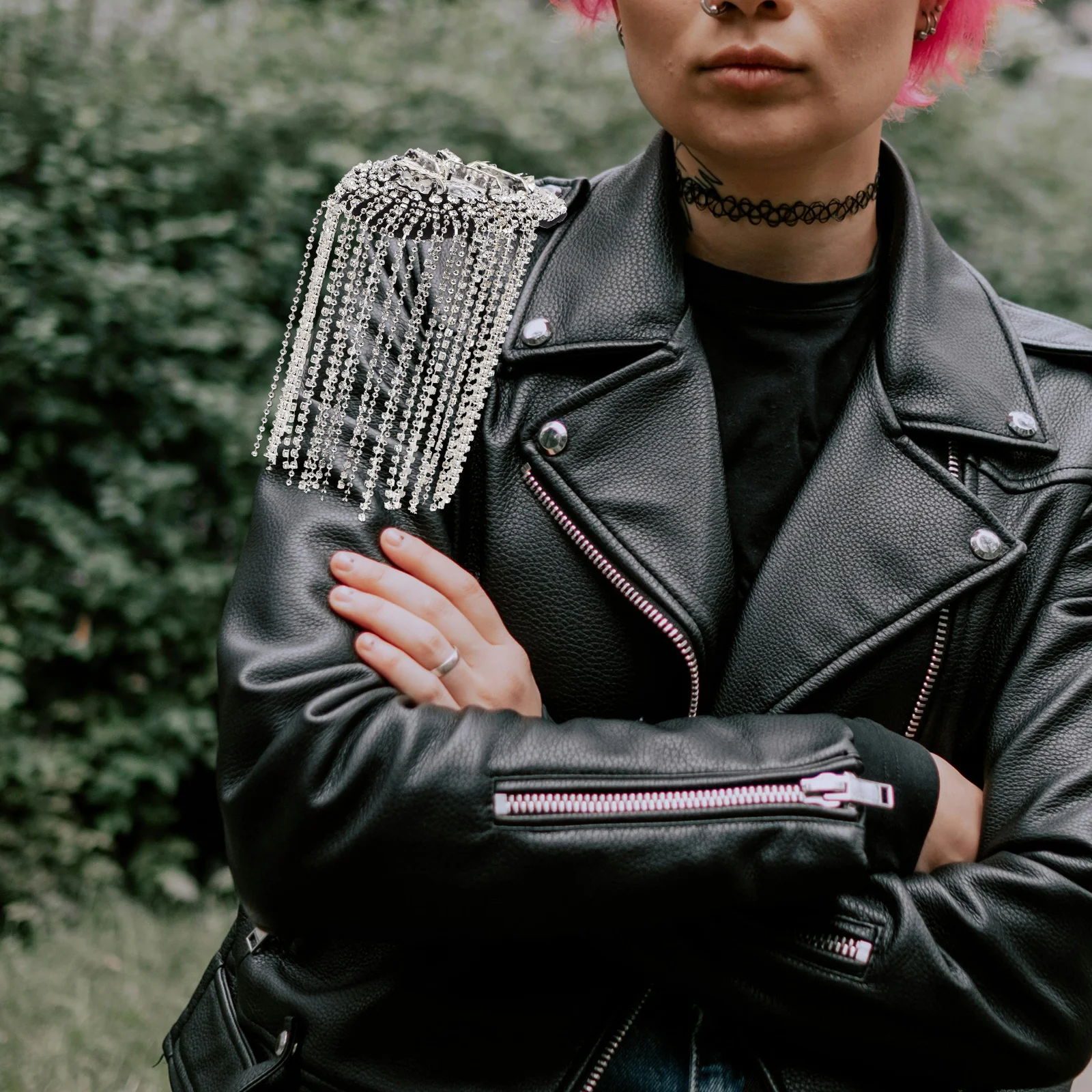 

1Pair Rhinestone Silver Tassel Shoulder Epaulets Fringe Badge Costume Shoulder Board Decorative Accessories Epaulets