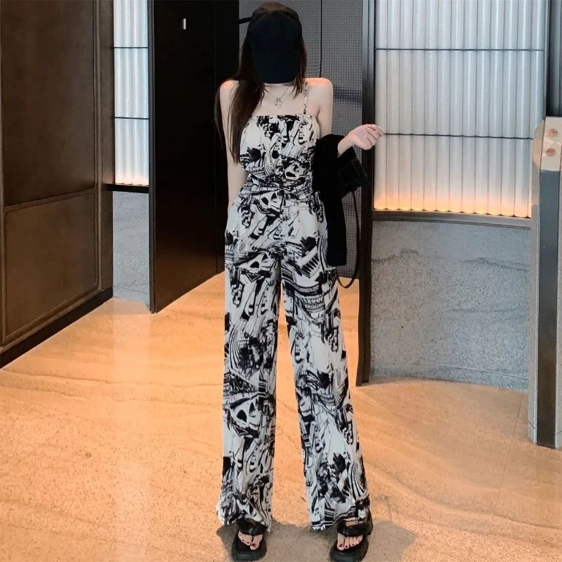 

Женский модный комплект 2026: Новинка! Элегантный летний образ в импрессионистском стиле: комбинезон на бретельках и кардиган-топ