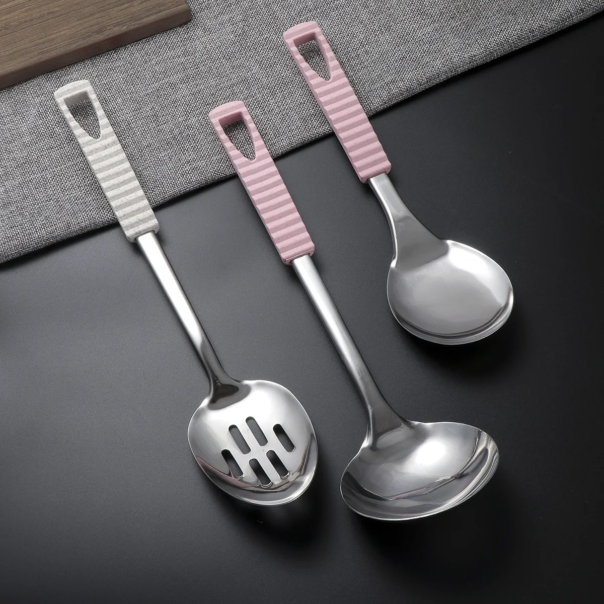 

Stainless Steel Rice Spoon with Short Handle Rice Paddle Scoop for Home Kitchen Restaurant Catering Buffet Use