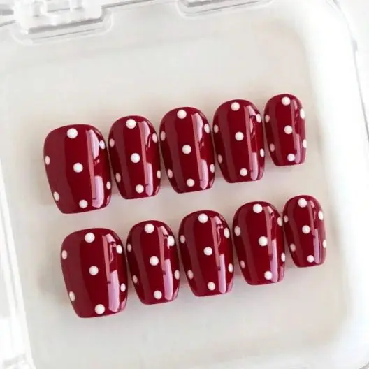 

10pcs Red Polka Dot Short Square Handmade Wearable Nails,Christmas Nails,Suitable For Women's Parties,Festival,Casual Wear